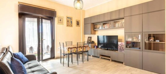 3 rooms Apartment in Rome, Italy No. 28853 3