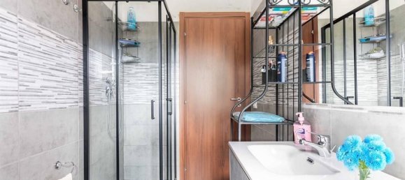 3 rooms Apartment in Rome, Italy No. 28853 27