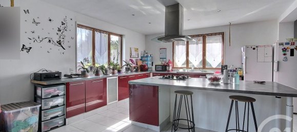 6 bedrooms House in Esternay, France No. 94604 15