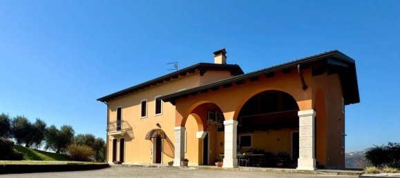 3 bedrooms Villa in Sovizzo, Italy No. 150894 2