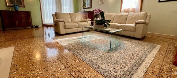 3 bedrooms Villa in Sovizzo, Italy No. 150894 8