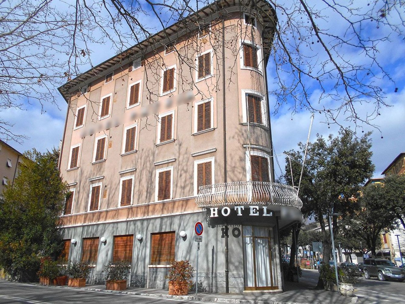 1000m² Commercial property in Chianciano Terme, Italy No. 395718