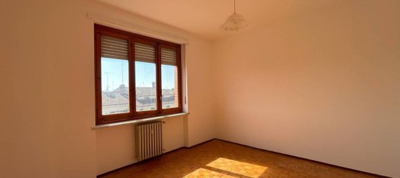 Apartamento de 2 dormitorios en Carrù, Italy No. 371793 3