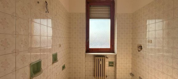 Apartamento de 2 dormitorios en Carrù, Italy No. 371793 11