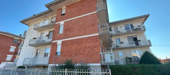Apartamento de 2 dormitorios en Carrù, Italy No. 371793 26