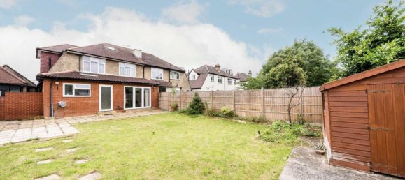 4 bedrooms House in Surbiton, United Kingdom No. 10242 7