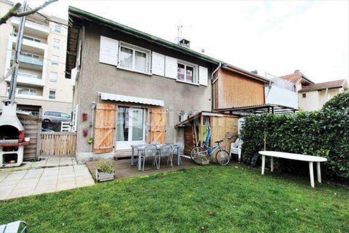 3 bedrooms Shop in Annemasse, France No. 21220