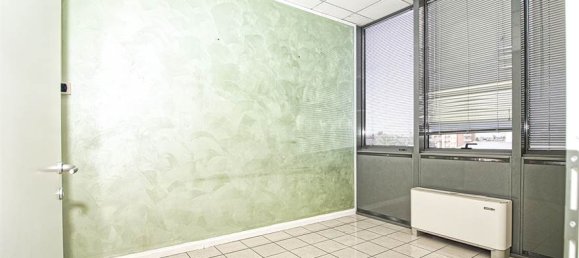 4 rooms Office in Modena, Italy No. 381926 7