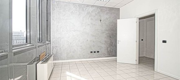 4 rooms Office in Modena, Italy No. 381926 12