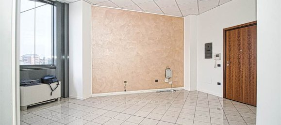 4 rooms Office in Modena, Italy No. 381926 3