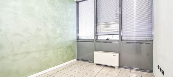 4 rooms Office in Modena, Italy No. 381926 8