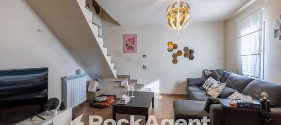 2 bedrooms House in Montecarlo, Italy No. 269284 8