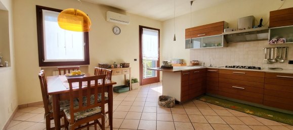 8 rooms House in Zimella, Italy No. 221576 10