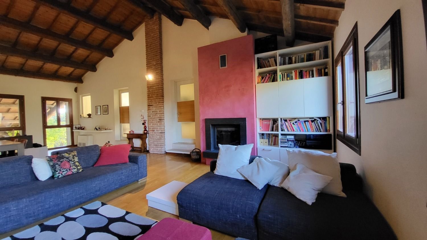 8 rooms House in Zimella, Italy No. 221576