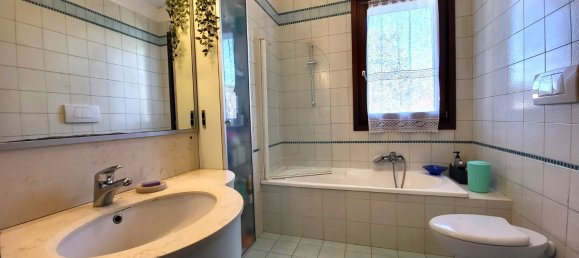 8 rooms House in Zimella, Italy No. 221576 14