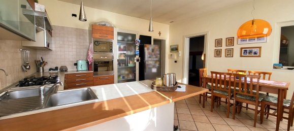8 rooms House in Zimella, Italy No. 221576 11