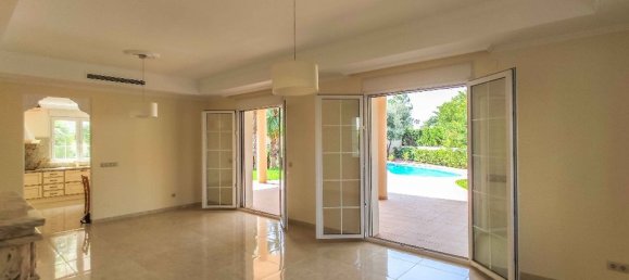 6 bedrooms House in Cabo Roig, Spain No. 189271 12