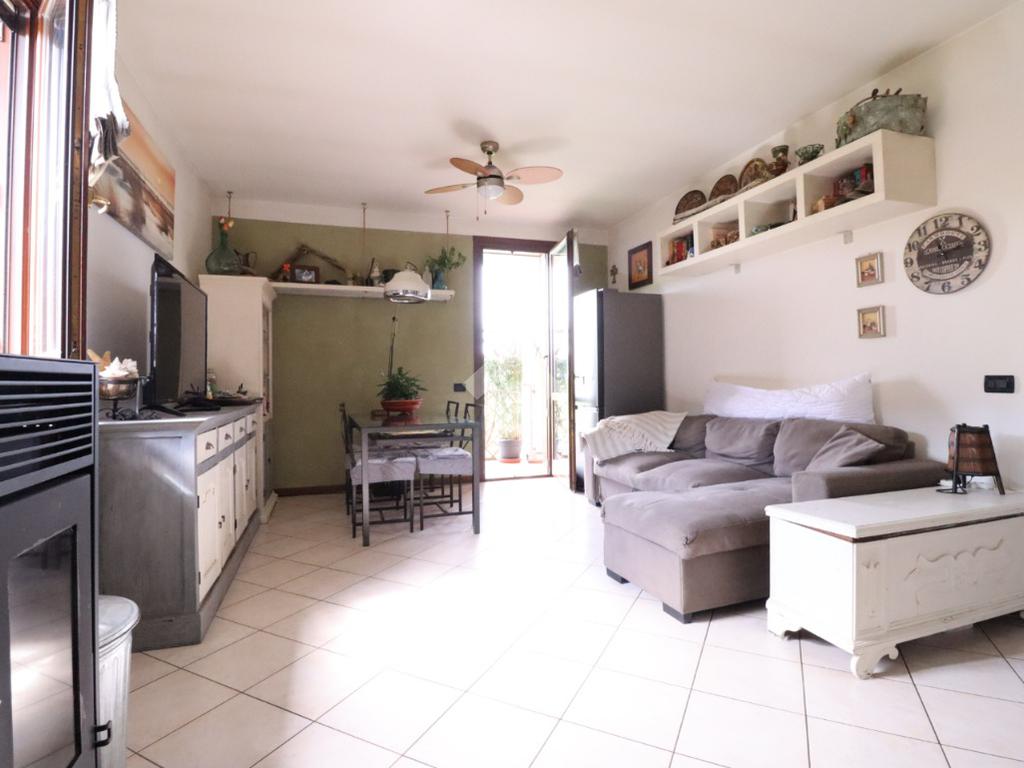 Apartamento T2 em Porto Mantovano, Italy N.º 315656