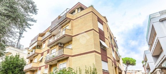 2 bedrooms Apartment in Rome, Italy No. 112515 2