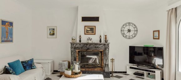 4 bedrooms Commercial property in Antibes, France No. 1927 3