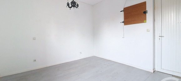 4 bedrooms Villa in Saint-Esteve, France No. 200564 19