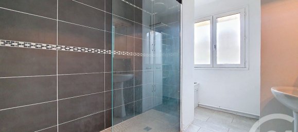 4 bedrooms Villa in Saint-Esteve, France No. 200564 16