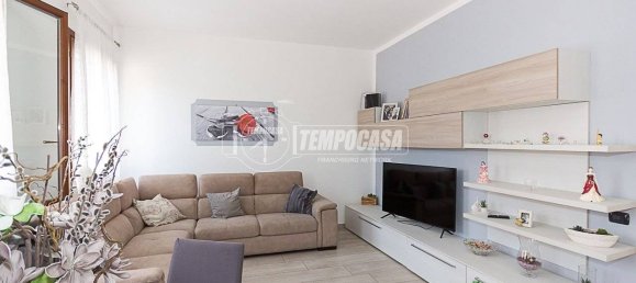 2 bedrooms Apartment in Castelleone, Italy No. 311301 2
