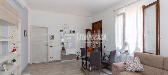 2 bedrooms Apartment in Castelleone, Italy No. 311301 4