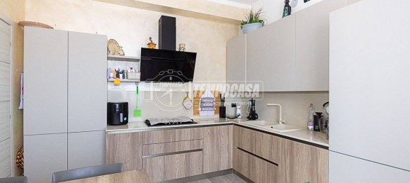 2 bedrooms Apartment in Castelleone, Italy No. 311301 6