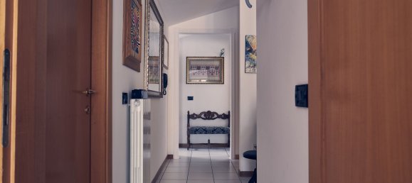 4 rooms Apartment in Teramo, Italy No. 42315 16