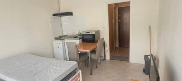 1 bedroom Apartment in Laon, France No. 307652 2