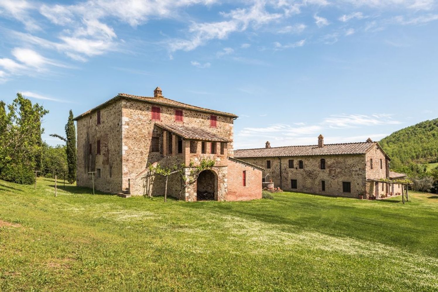 50 rooms House in Monticiano, Italy No. 106728