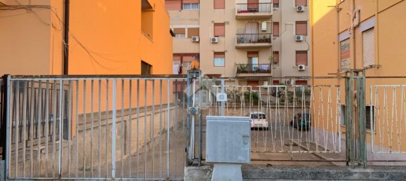 2 Schlafzimmer Wohnung in Palermo, Italy, Nr. 105423 8