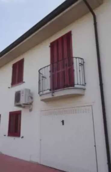 Casa de 2 dormitorios en Parma, Italy No. 300570