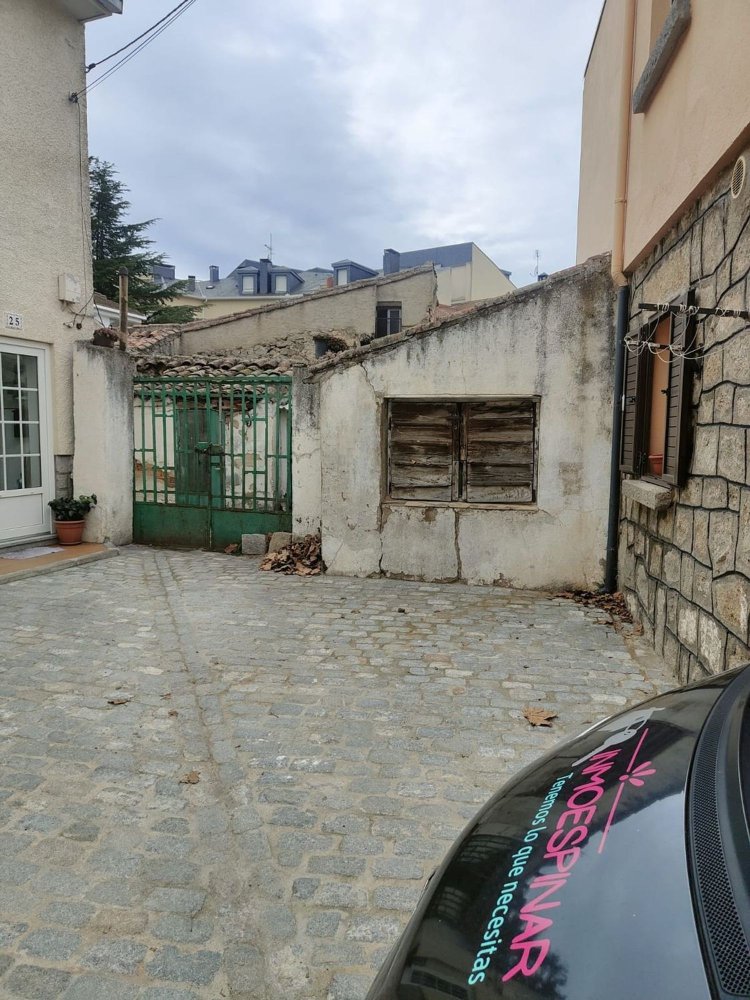 3 bedrooms House in El Espinar, Spain No. 85135