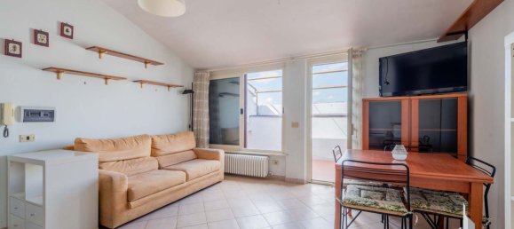 Пентхаус с 2 спальнями в Черветери, Италия № 373479 10