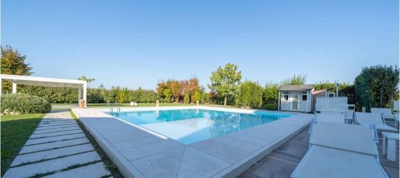 16غرفة فيلا في Novi di Modena, Italy رقم 25493 42