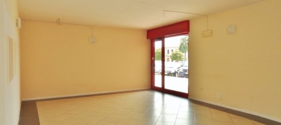 110m² Commercial property in Vicenza, Italy No. 92154 5