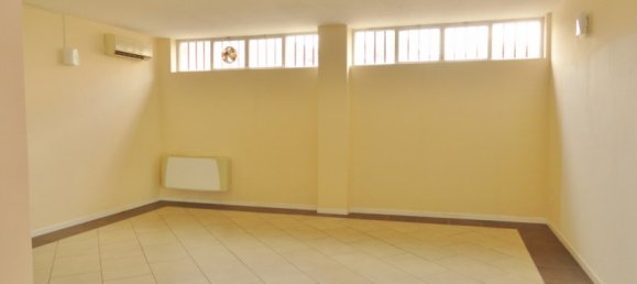 110m² Commercial property in Vicenza, Italy No. 92154 7