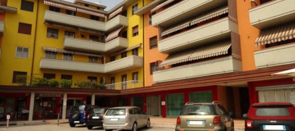 110m² Commercial property in Vicenza, Italy No. 92154 4