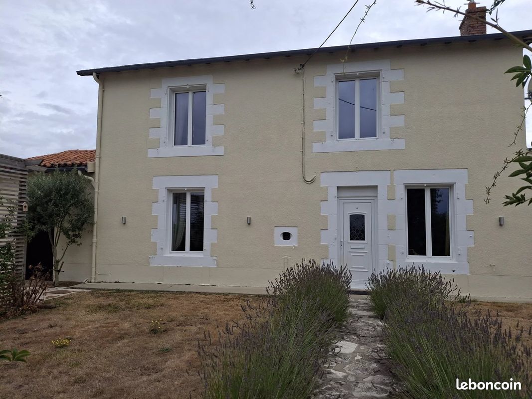 2 bedrooms House in Vienne, France No. 335659