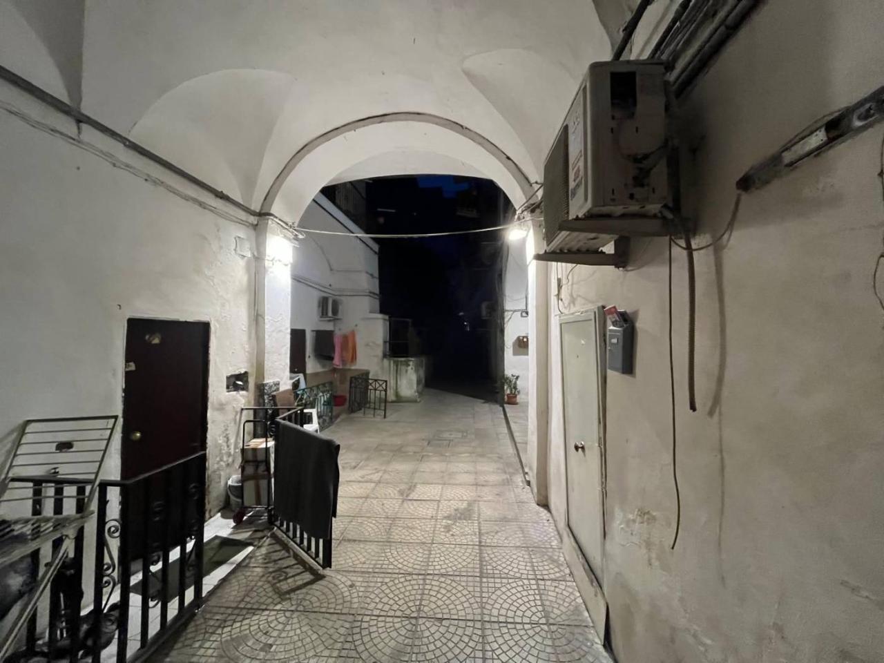 Studio in Naples, Italy, Nr. 27074