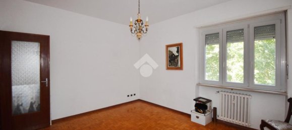 4-salle Appartement à Ivrea, Italy No. 300370 18