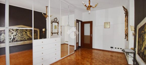 4-salle Appartement à Ivrea, Italy No. 300370 12