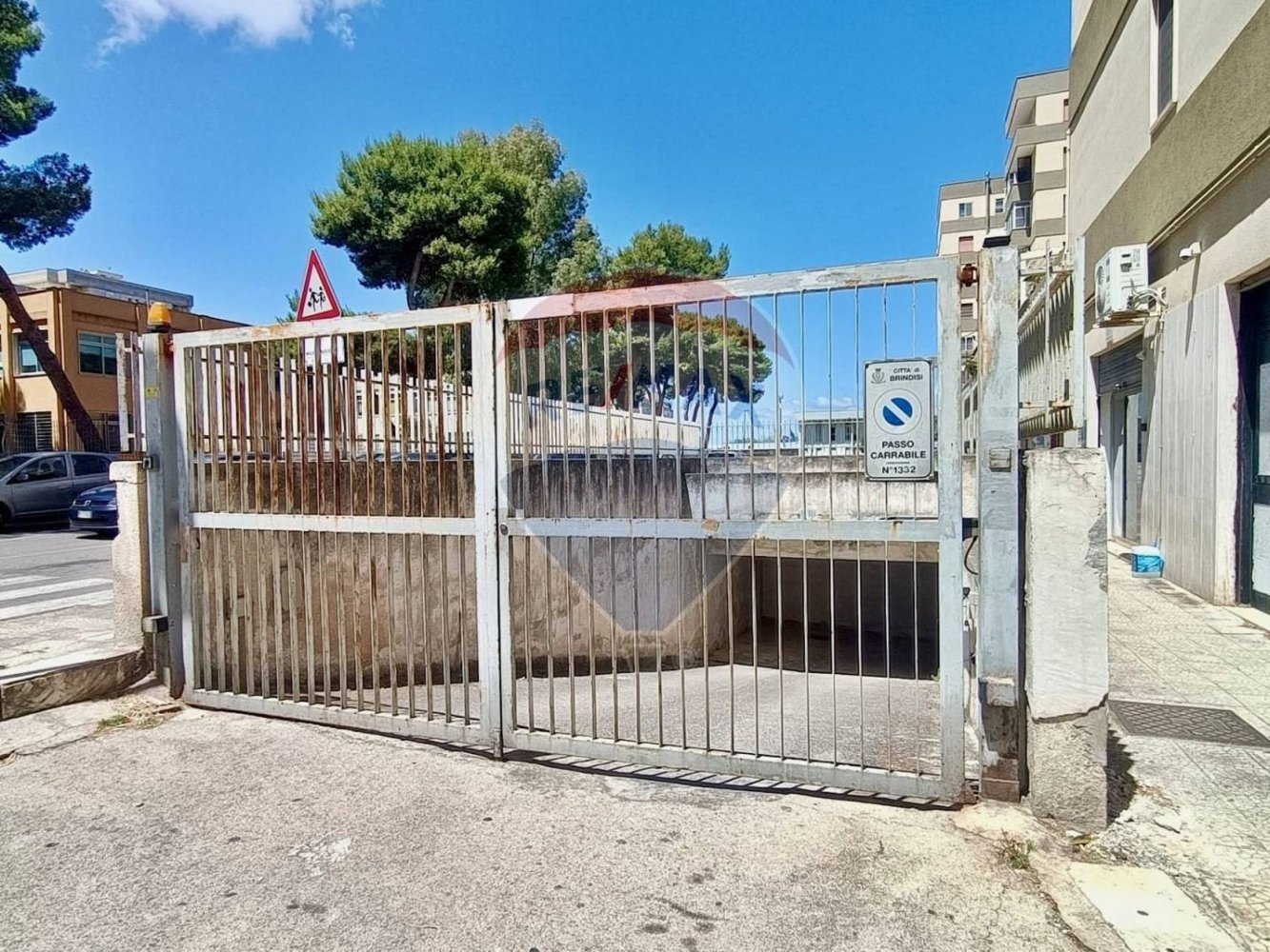 Garaje de 1 habitación en Brindisi, Italy No. 266452