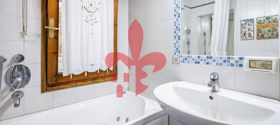 5 rooms Apartment in Florence, Italy No. 214659 23
