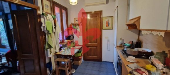 5 rooms Apartment in Florence, Italy No. 214659 6