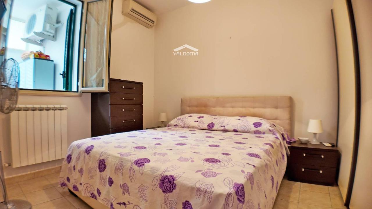 4 rooms House in Ortelle, Italy No. 33371