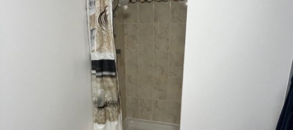 Квартира с 1 спальней в Ла Боль-Эскублак, Франция № 104882 3