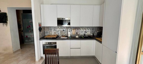 2 bedrooms Apartment in Rome, Italy No. 374158 8